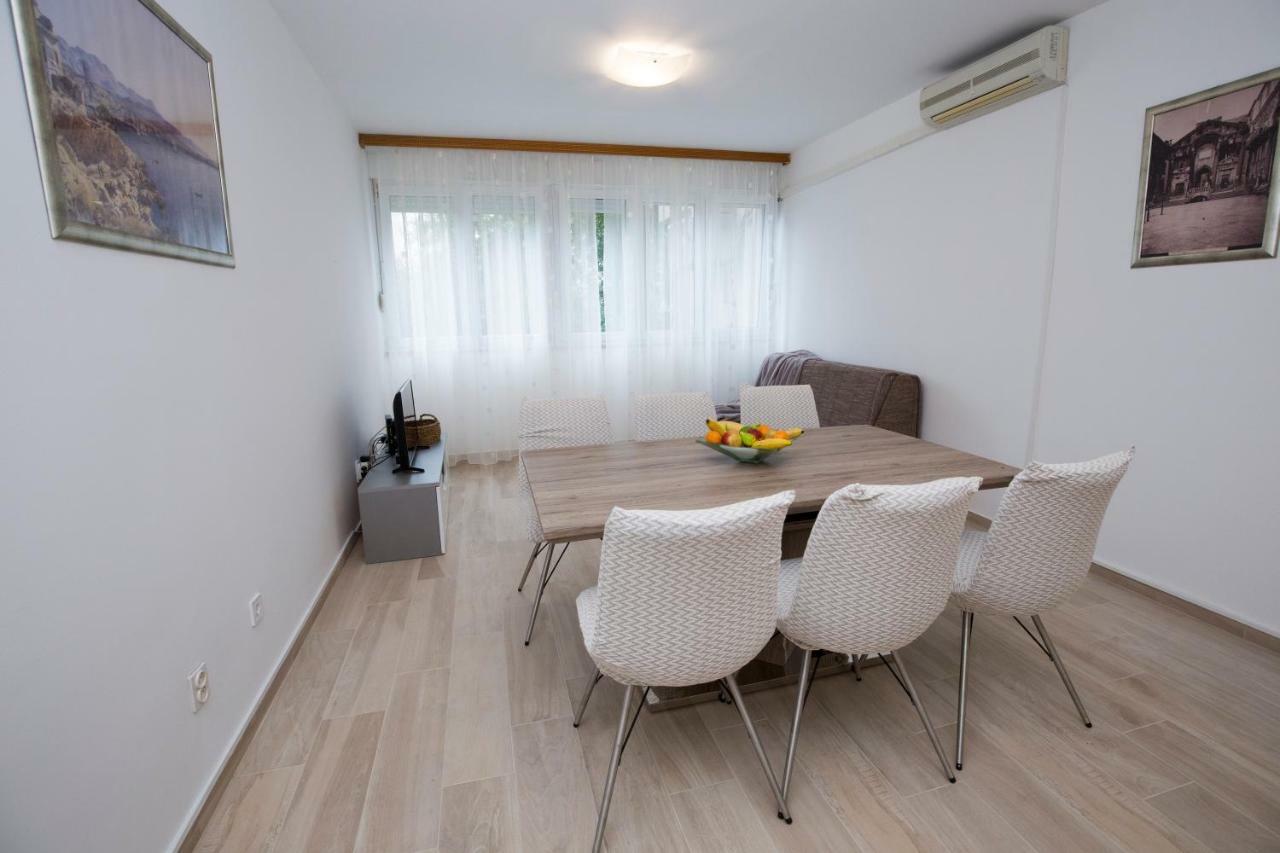 Apartments Put Plokita Smilja Split Exterior foto