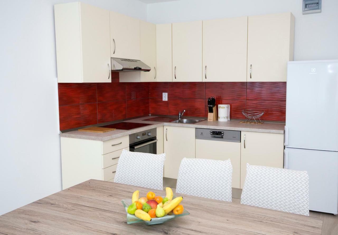 Apartments Put Plokita Smilja Split Exterior foto