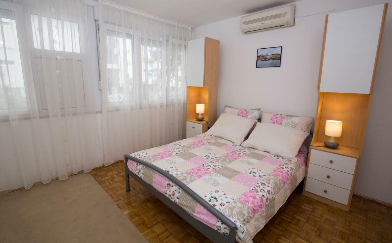 Apartments Put Plokita Smilja Split Exterior foto